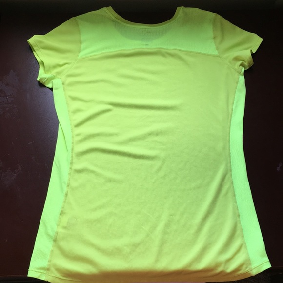 Nike shirt reflective running work out - Picture 3 of 4